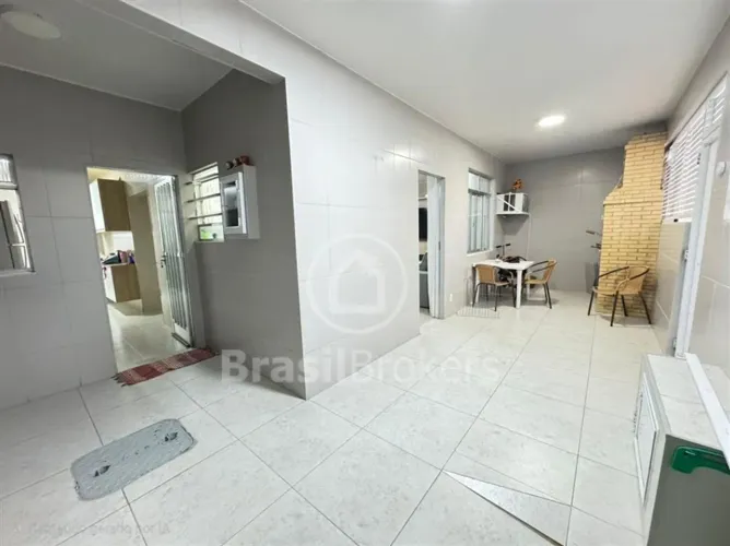 LINDA CASA NA PORTUGUESA - ILHA DO GOVERNADOR - RJ - 130m²