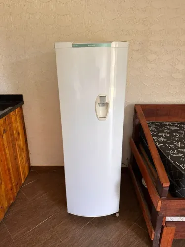 Geladeira Consul 239 Litros 1 Porta com Dispenser - CRP28