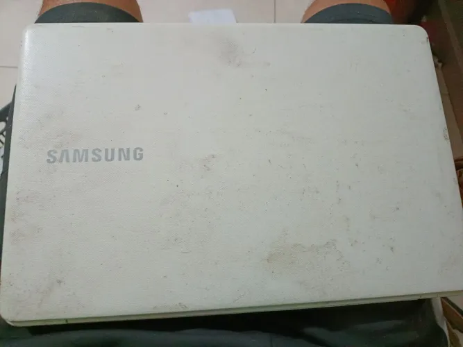 Samsung NP300E5k-KF3BR Branco-Gira Cooler e Para- Sem HD/Sem RAM/Sem carregador -Peças