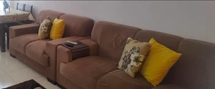 ?SÓ HOJE! SOFÁ 3 E 2 LUGARES?