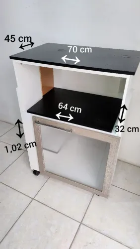 Torre Quente P/Forno e Microondas<br><br>R$350