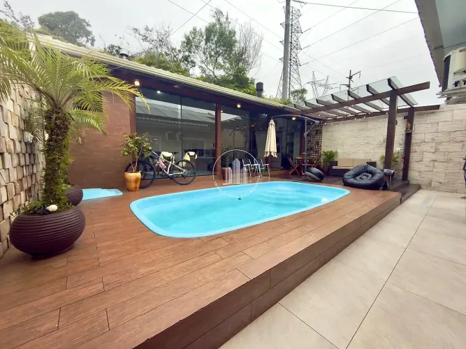 Casa 2 Quartos com Piscina - Madri - PLC