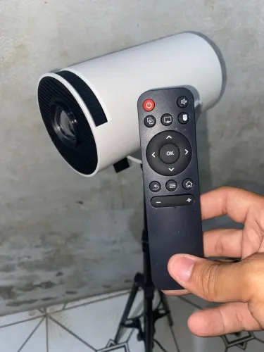 Mni Projetor hy300