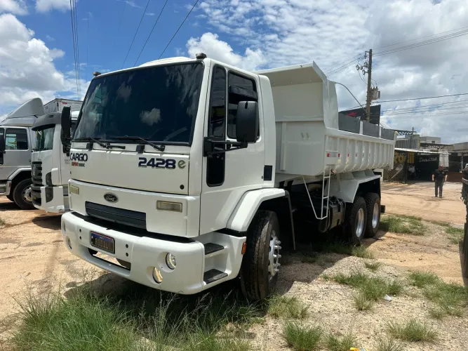 Ford Cargo 2428 ano:2010 caçamba conservado