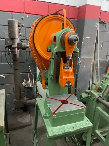 Prensa 08 ton Harllo buchas novas impecável