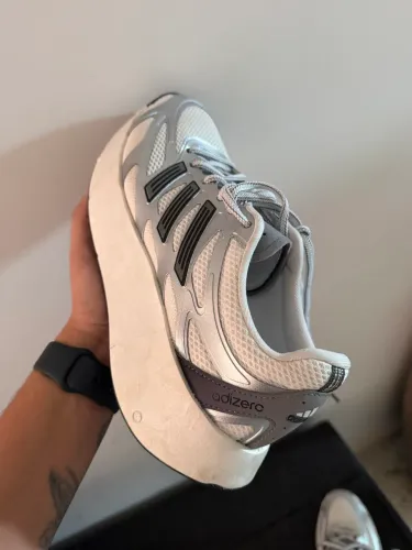 Tênis ADIZERO corrida