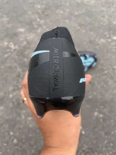 Chuteira Nike mercurial