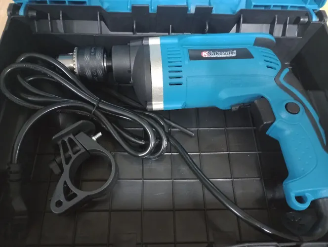Furadeira profissional nakasaki nova zero na maleta