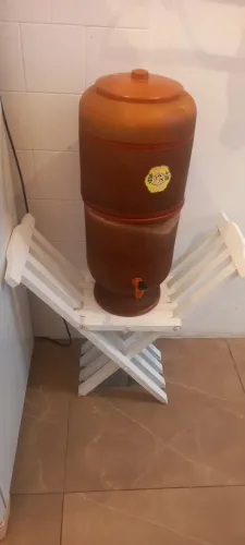Revisteiro de madeira igual do filme "Ainda estou aqui."R$ 140 reais.