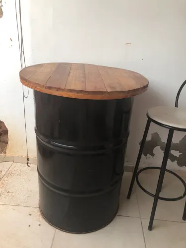 Tambor com tampa de madeira
