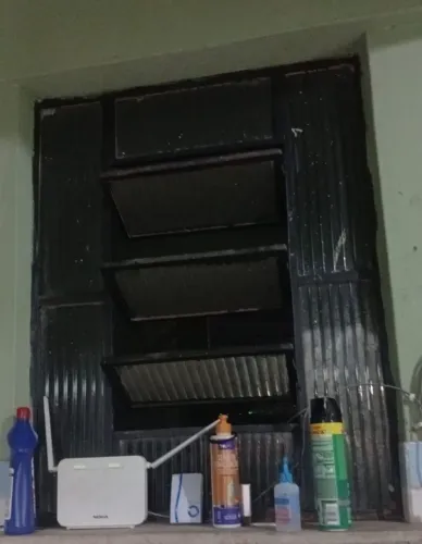 Vendo janelas tipo basculante boa ra uso