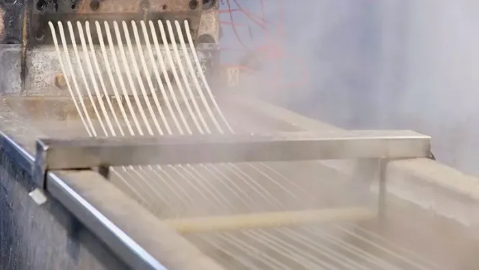 OPERADOR DE MÁQUINA EXTRUSORA