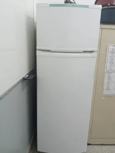 Geladeira Consul Frost Free 334L - Freezer Funcionando, Precisa Reparo