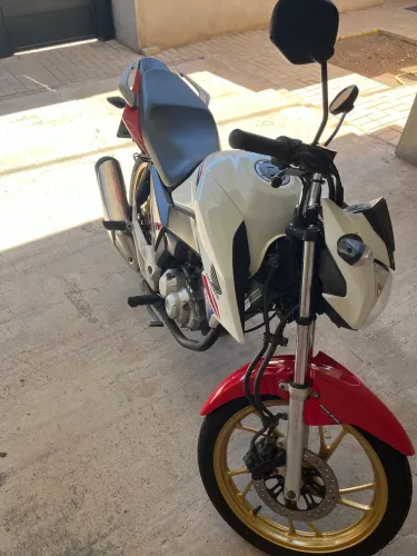 Vende-se Titan 160