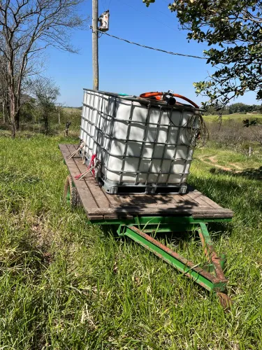 ?Vendo Carreta de Trator com 2 Tanques de 1.000 Litros