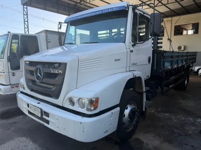 Mercedes-benz Atron 2014