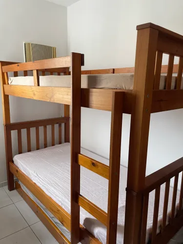 CAMA TRELICHE MADEIRA MACIÇA SOLTEIRO S/COLCHÃO 