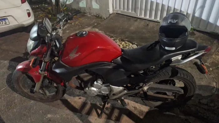 Vendo ou Troco CB 300 2011