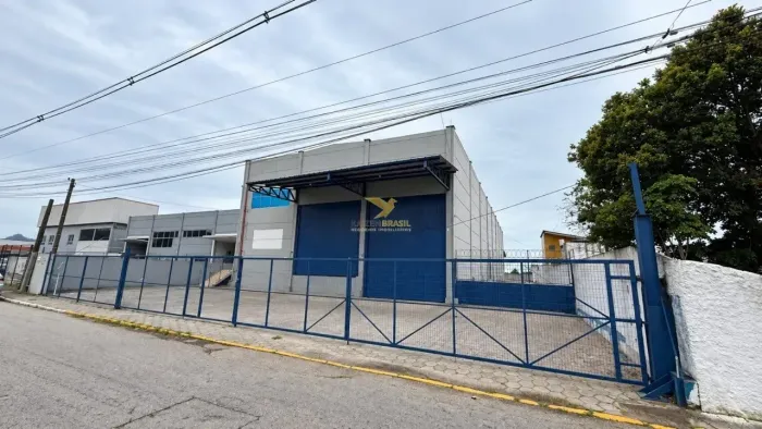 Galpão Logístico com 1.100 m², 5 Docas e Pé-Direito de 8 Metros -  Morro da Bina - Biguaçu