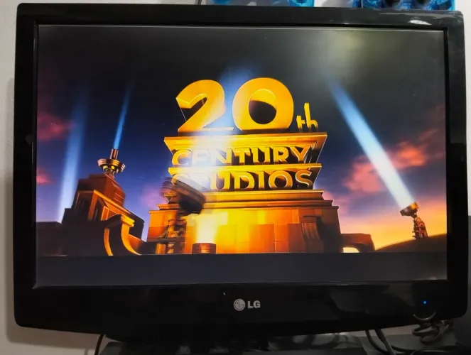 Monitor TV LG 22" (Modelo 22LG30R) com Controle - Para Conserto, Peças ou Uso no Estado