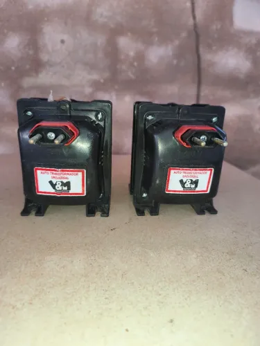 2 Auto transformador de 3000va