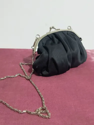 Bolsinha clutch preta de mão ou ombro linda vintage moda roupas femininas 