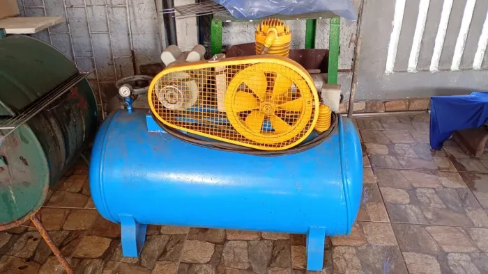 Compressor de ar Schulz 200L 2Cv
