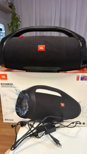 Vendo Boombox 1 único dono.