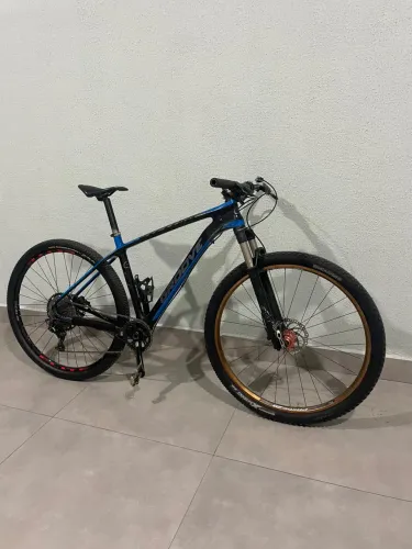 Bicicleta de carbono