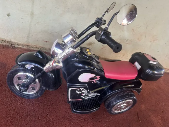 Moto elétrica infantil