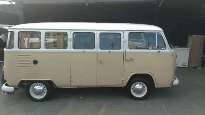 Volkswagen Kombi Standard/ Luxo/ Serie Prata 1989