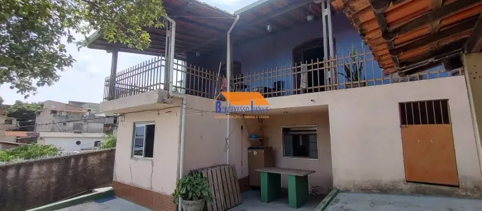 Casa e apartamento em lote de 360m², Bairro Fernão Dias, Belo Horizonte/MG
