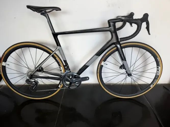Cannondale SuperSix EVO Hi-MOD - Tamanho 54 | Ultegra Di2 11v | DT Swiss 1800