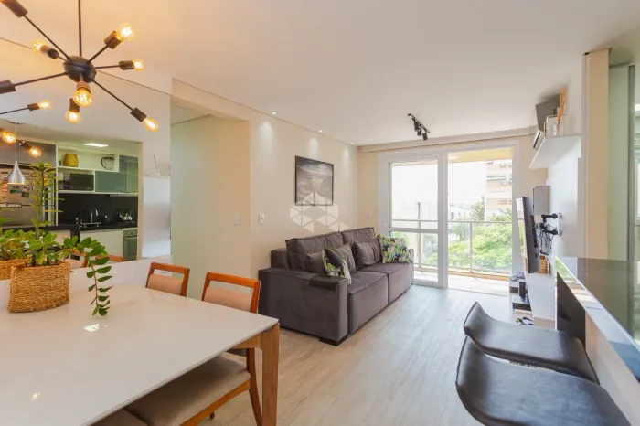 Apartamento com 76m², 2 quartos, 1 suíte, 2 vagas, no bairro Petrópolis em Porto Alegre
