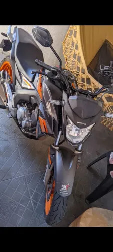 Honda Twister 2021 cinza laranja flexone