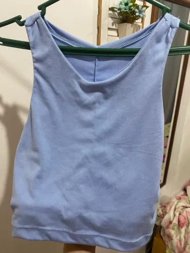 Cropped azul bebê