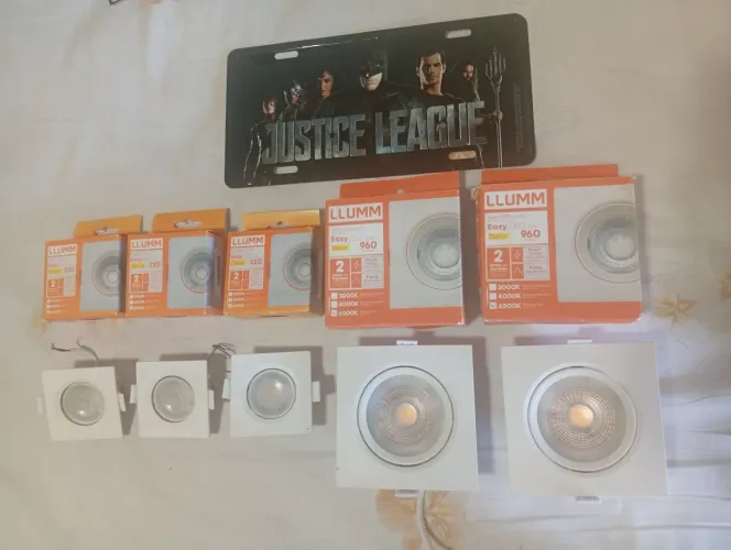Kit de Lâmpadas Led de Embutir de 12 e 3 Watts. São 5 em total.