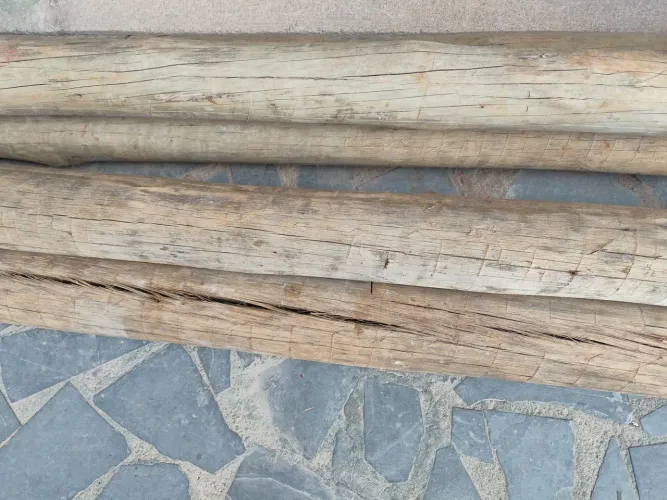 Eucaliptos roliços de 8 a 10m - 5 peças