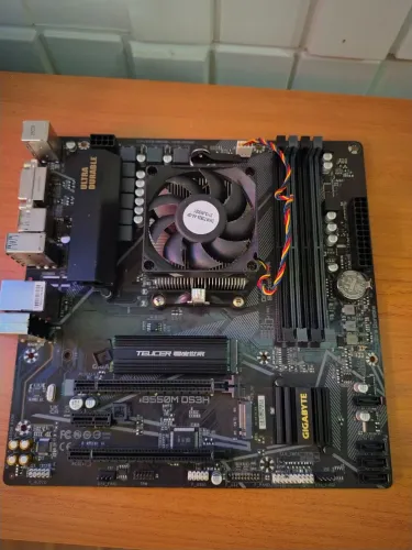 Placa mãe Gigabyte B550M DS3H