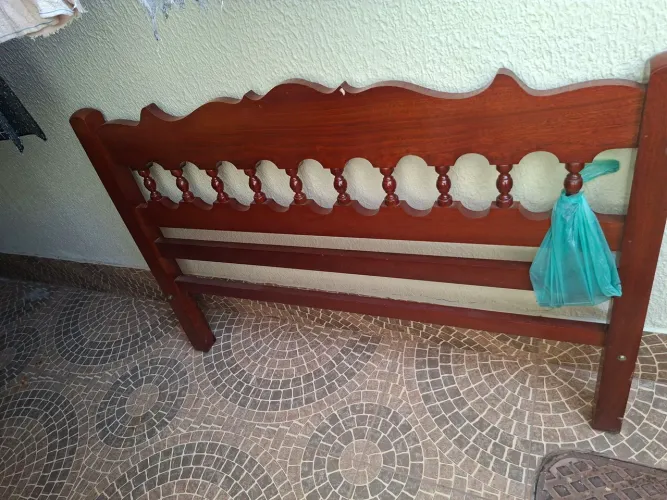 Cama de casal e de solteiro- Madeira pura