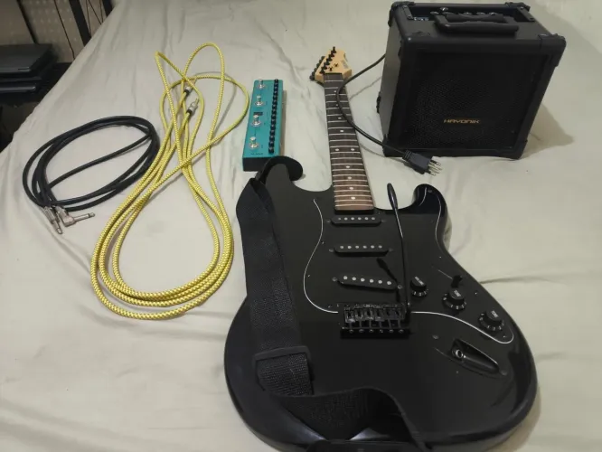 Guitarra Completa (Amplifiicador, pedaleira, 2 P10)