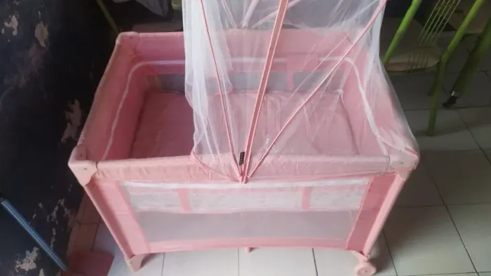 Berço chiqueirinho cosco rosa