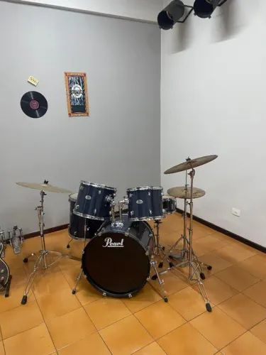 Bateria Pearl 13 Peças - Ótimo estado