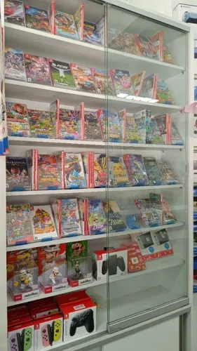 Diversos jogos e acessórios de Nintendo Switch