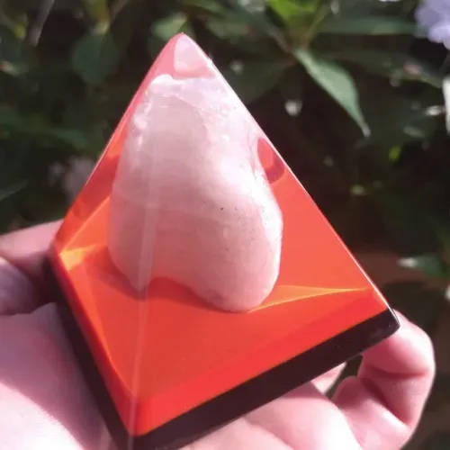 Pirâmide Orgonite de Cristal Quartzo Branco.Tam (G)