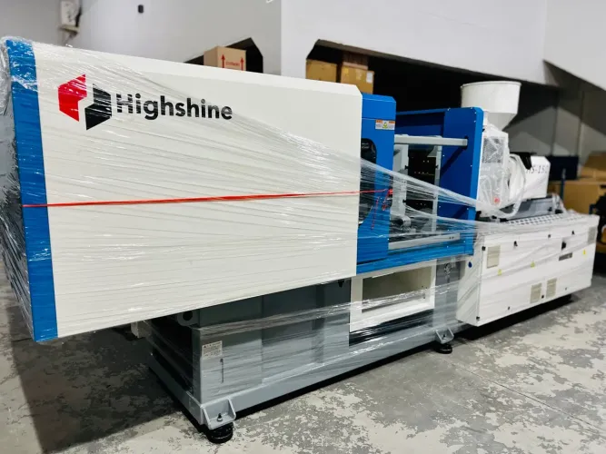 Máquina injetora 150T nova