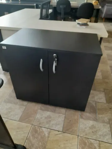 Armário baixo 2 porta preto