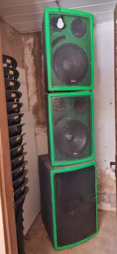 Equipamento de som profissional com mesa/caixas/projetor e cabos, aceito troca