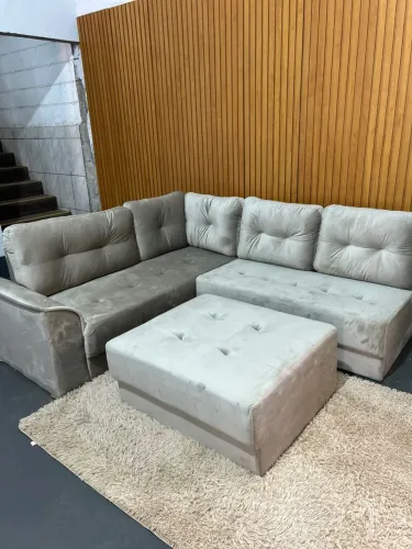 Sofá de canto + Puff - Conforto e estilo para sua sala!