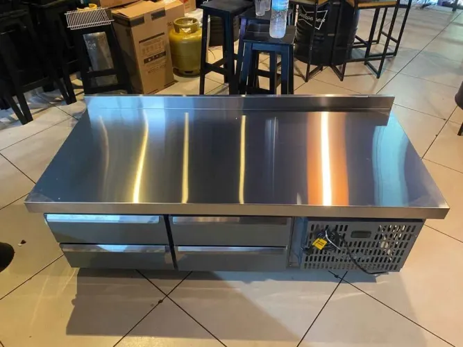 Balcão Refrigerado 1,5M Com Gavetas Red Chameleon